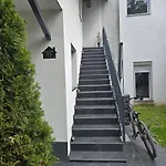 아파트 R.i.s.-rest In Siska Duplex 류블랴나