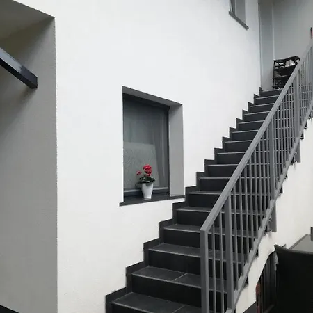 Lejlighed R.i.s.-rest In Siska Duplex