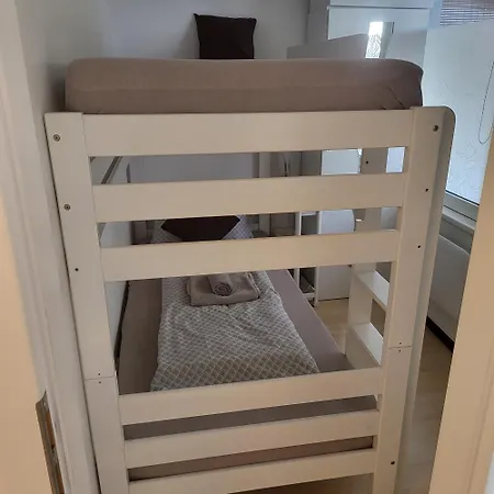 R.i.s.-rest In Siska Duplex