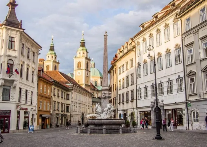 R.i.s.-rest In Siska Duplex Liubliana