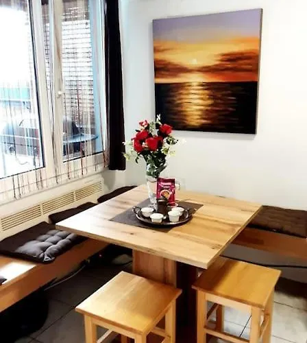 R.i.s.-rest In Siska Duplex Liubliana