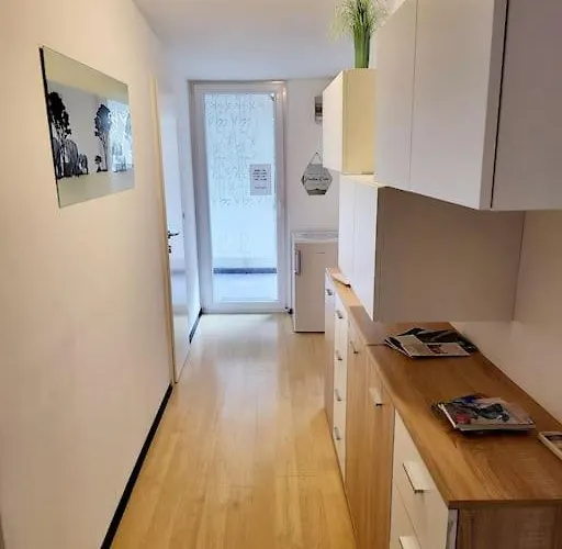 R.i.s.-rest In Siska Duplex Liubliana